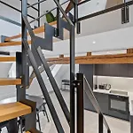 Elegant Clausen Apartment With King Bed & Wifi
