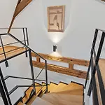 Elegant Clausen Apartment With King Bed & Wifi