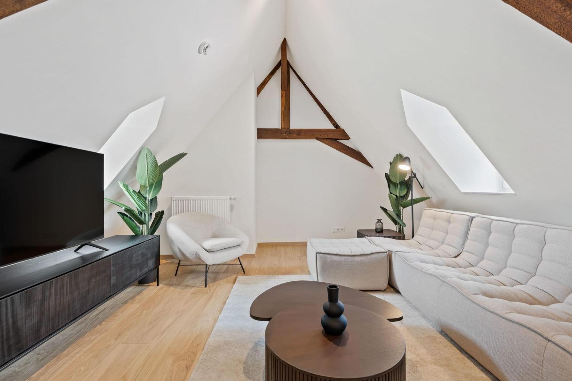 Elegant Clausen With King Bed & Wifi Appartement